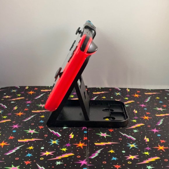 Insignia  - Compact Travel Stand for Nintendo Switch - Picture 7 of 8